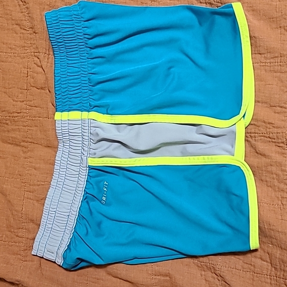 Nike dri-fit shorts - Picture 2 of 9